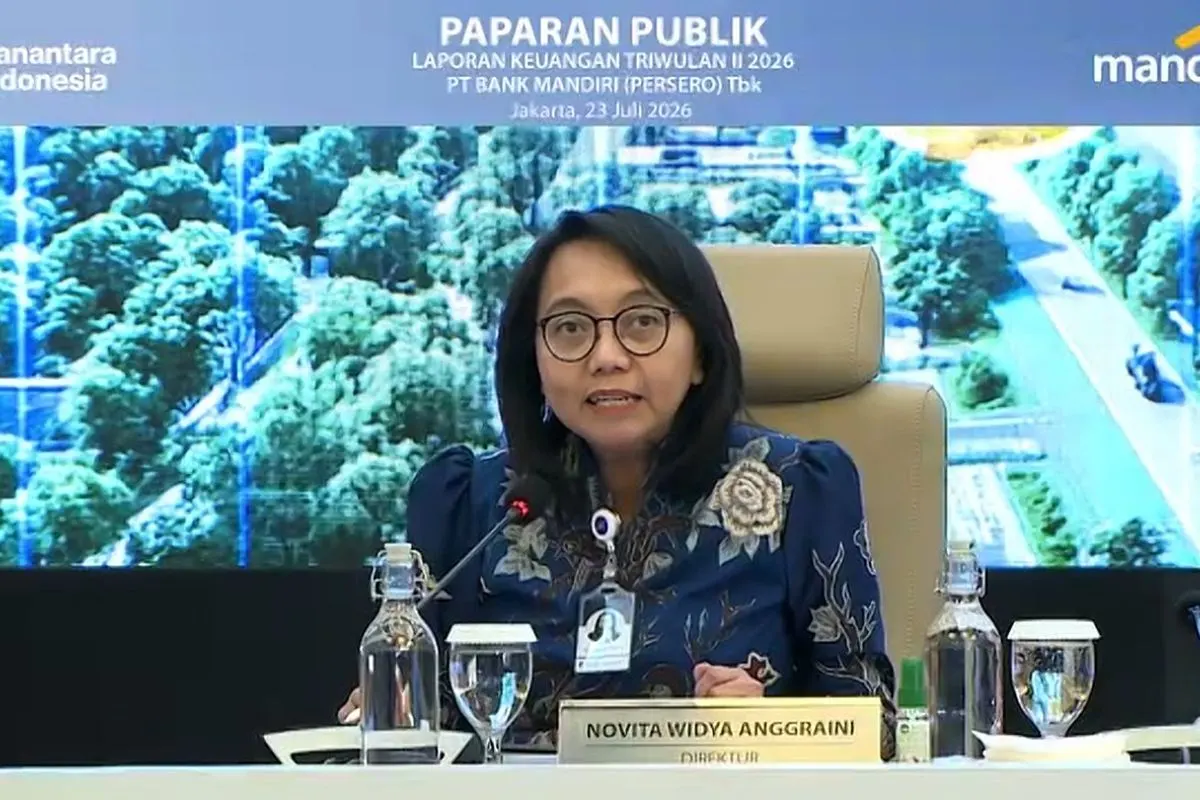 Direktur Finance and Strategy Bank Mandiri Novita Widya Anggraini dalam konferensi pers virtual, Kamis (23/7/2026).